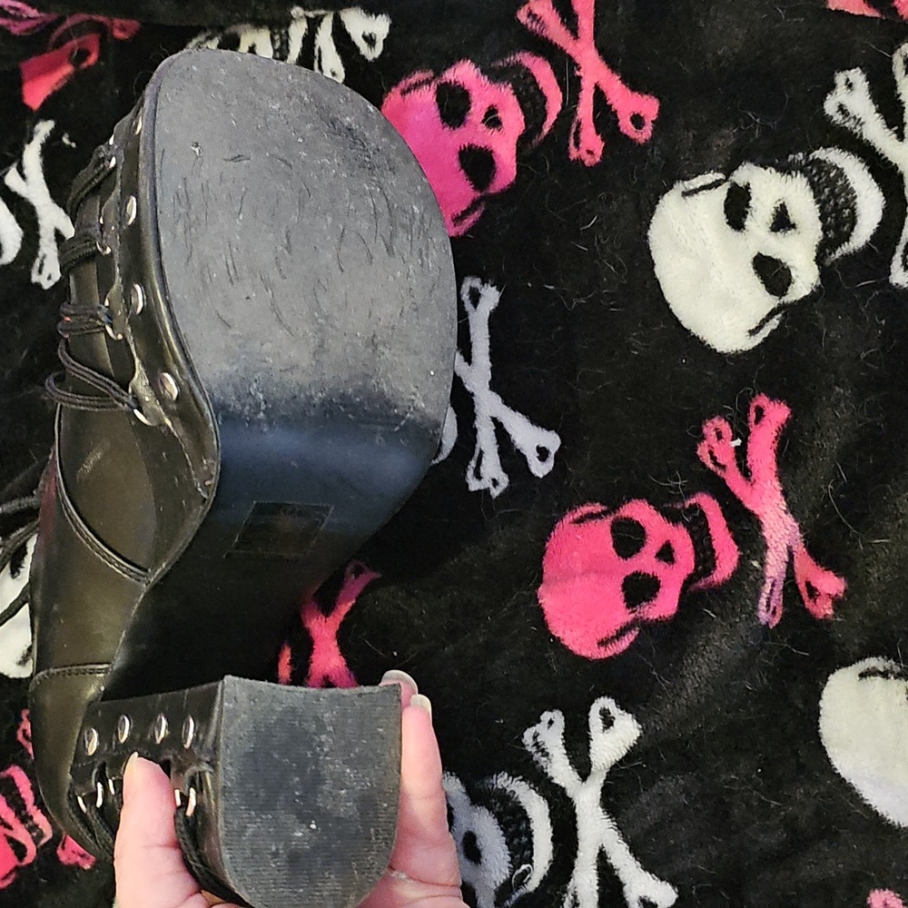 Demonia Charade Heels, 7 - Picture 2 of 3